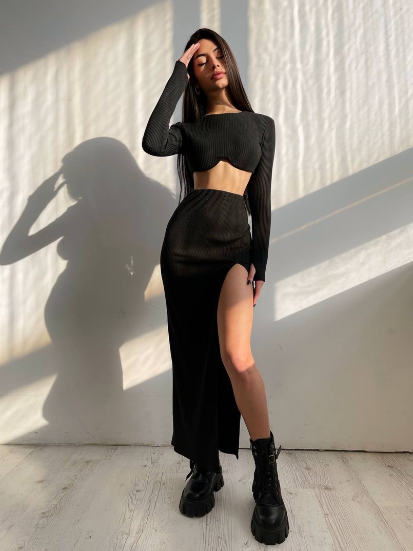 Трикотажный комплект: топ с чашечками push up + юбка миди с разрезом  Трикотажный комплект: топ с чашечками push up + юбка миди с разрезом  | PUSHKA SHOP