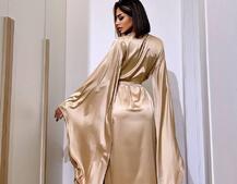 Шовковий халатик із розкльошеними рукавами Шовковий халатик із розкльошеними рукавами | PUSHKA SHOP