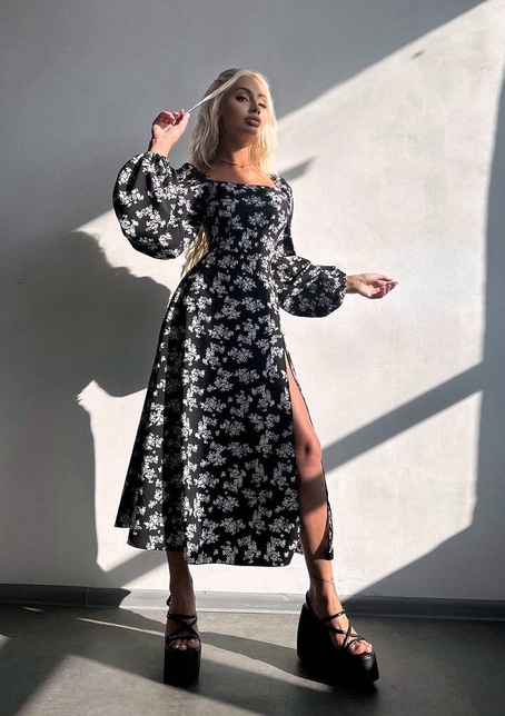 Улюблена сукня-міді зі шнурівкою на спинці та розрізом на ніжці | PUSHKA SHOP