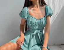 Платье со сборкой на груди и пышной юбкой  Платье со сборкой на груди и пышной юбкой  | PUSHKA SHOP