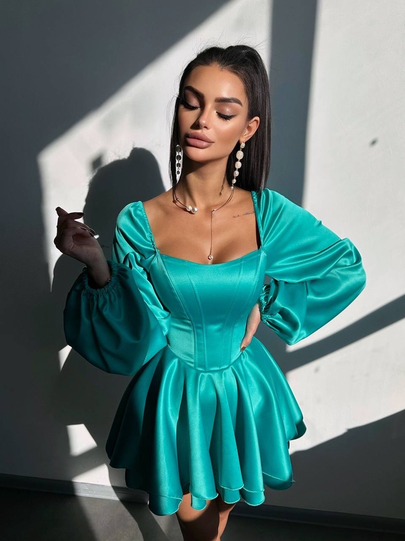 Атласна корсетна сукня з пишною подвійною спідницею та об‘ємними рукавами Атласна корсетна сукня з пишною подвійною спідницею та об‘ємними рукавами | PUSHKA SHOP