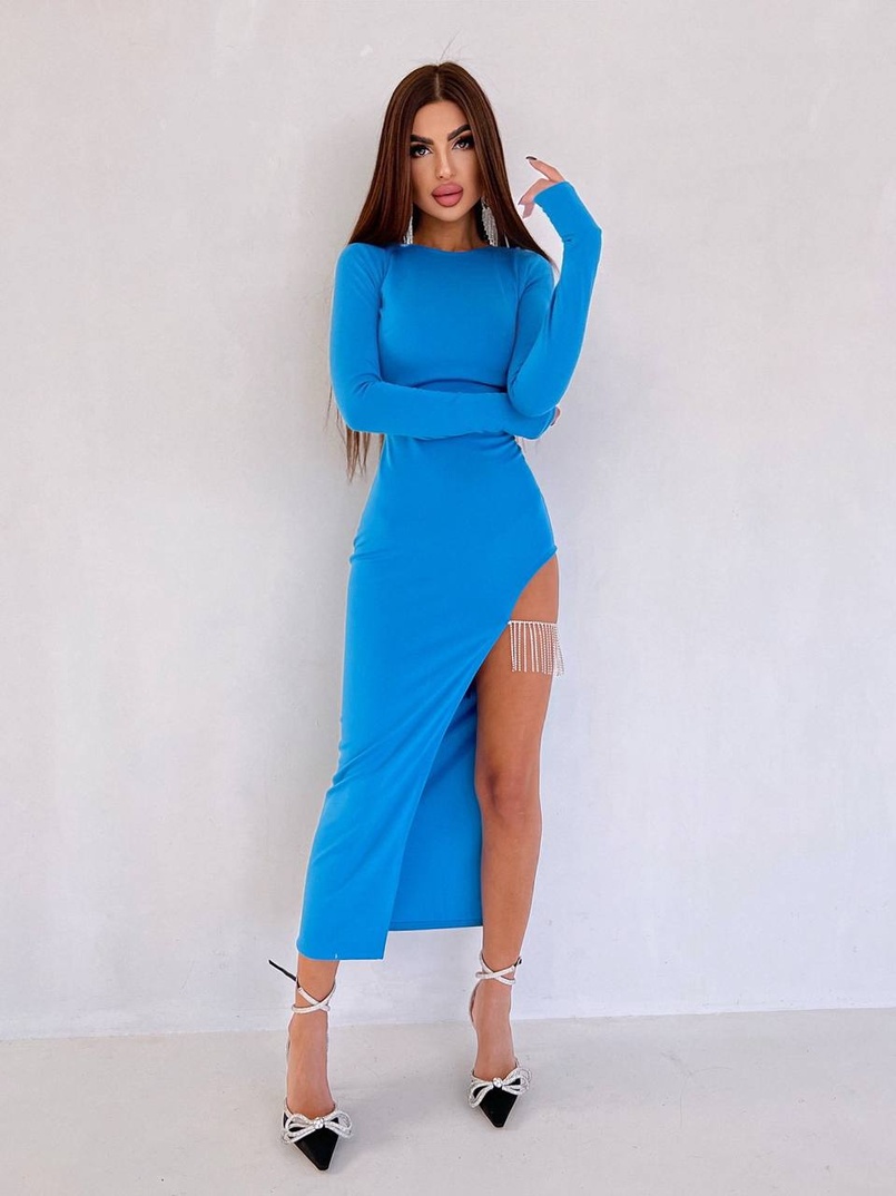 Сукня з розрізом, декорована бахромою зі страз Сукня з розрізом, декорована бахромою зі страз | PUSHKA SHOP