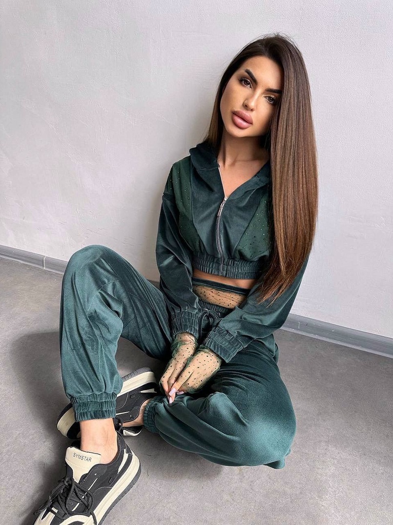 Велюровий комплект декорований стразами( бомбер+ рукавички+ штани + трусики) Велюровий комплект декорований стразами( бомбер+ рукавички+ штани + трусики) | PUSHKA SHOP