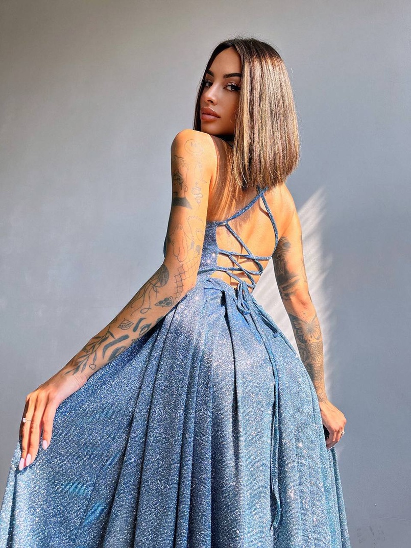 Сяюча сукня максі  зі шнурівкою на спинці Сяюча сукня максі  зі шнурівкою на спинці | PUSHKA SHOP