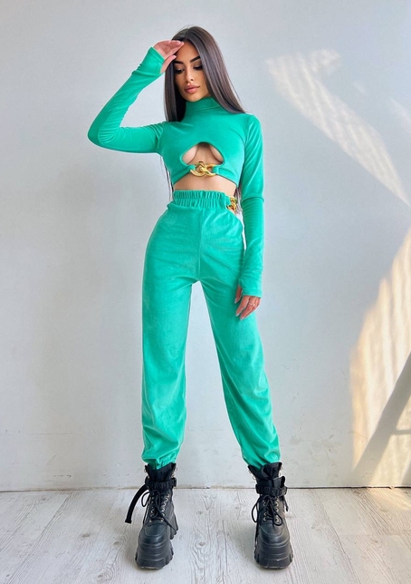 Велюровий костюм з ланцюжками: топ + джоггери Велюровий костюм з ланцюжками: топ + джоггери | PUSHKA SHOP