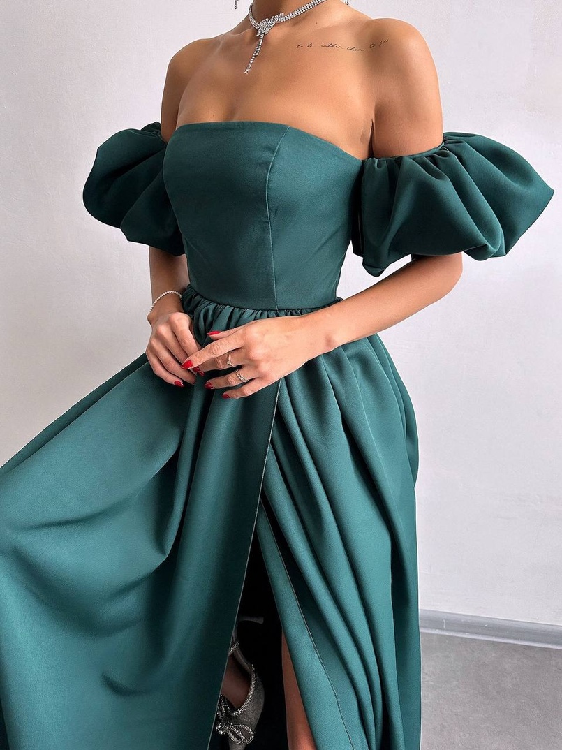 Сукня максі  з розрізом на спідниці та об’ємними рукавами  Сукня максі  з розрізом на спідниці та об’ємними рукавами  | PUSHKA SHOP