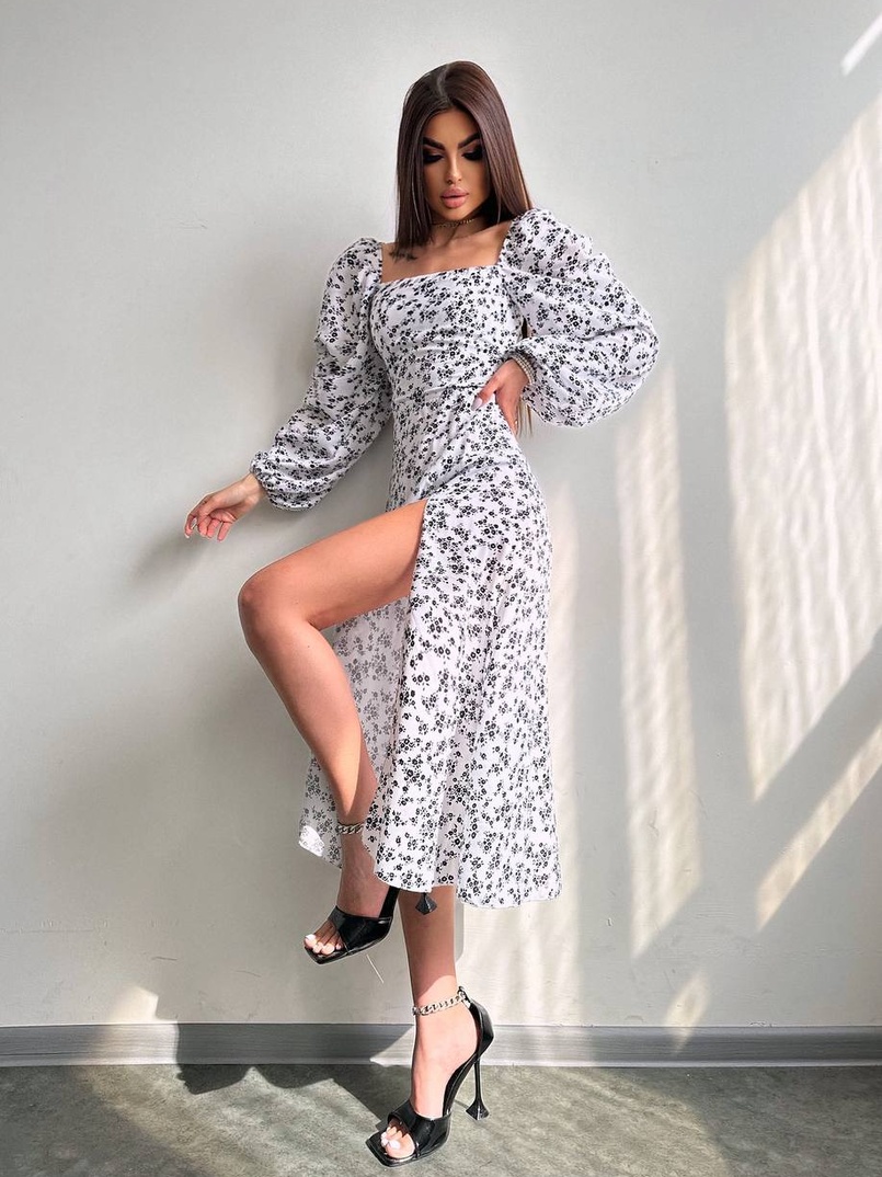 Квіткова сукня-міді зі шнурівкою на спинці та розрізом на ніжці Квіткова сукня-міді зі шнурівкою на спинці та розрізом на ніжці | PUSHKA SHOP