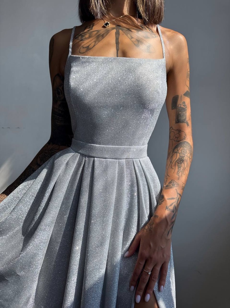 Сяюча сукня максі  зі шнурівкою на спинці Сяюча сукня максі  зі шнурівкою на спинці | PUSHKA SHOP