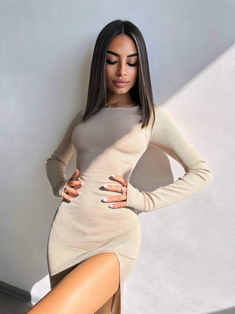 Трикотажна сукня міді зі шнурівкою на спинці  Трикотажна сукня міді зі шнурівкою на спинці  | PUSHKA SHOP