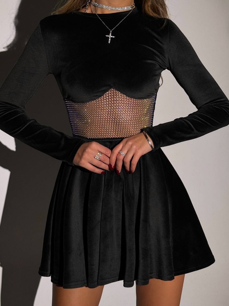 Оксамитова сукня декорована сіткою із стразами Оксамитова сукня декорована сіткою із стразами | PUSHKA SHOP