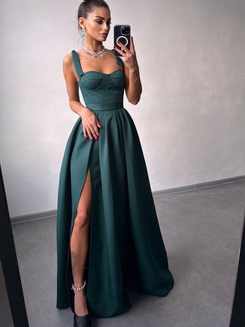 Сукня максі із чашечками та корсетним верхом Сукня максі із чашечками та корсетним верхом | PUSHKA SHOP