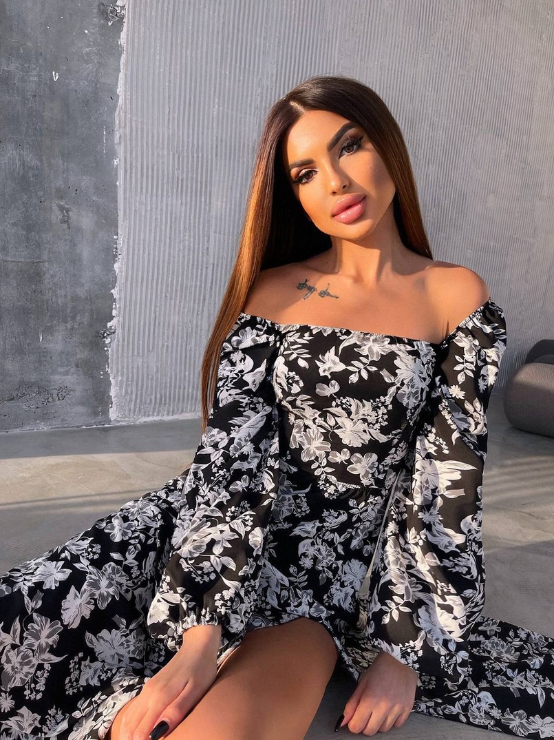 Улюблена сукня-міді зі шнурівкою на спинці та розрізом на ніжці Улюблена сукня-міді зі шнурівкою на спинці та розрізом на ніжці | PUSHKA SHOP