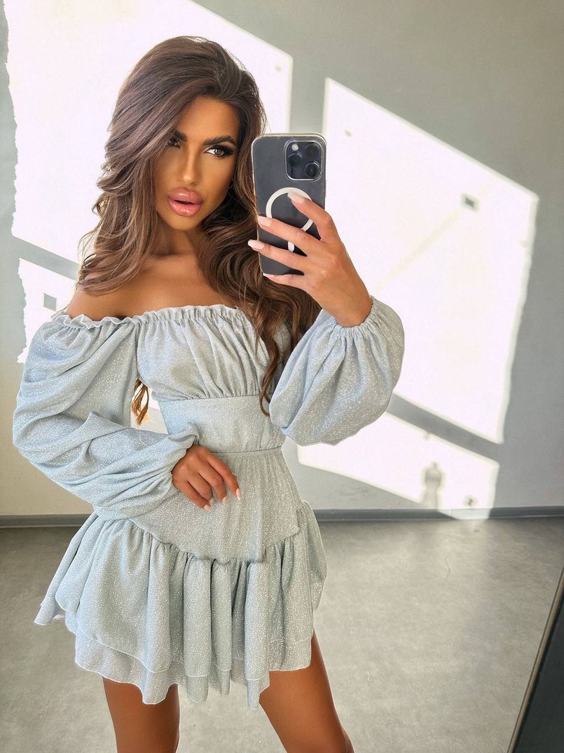 Блискуча сукня з воланами та шнурівкою на спинці Блискуча сукня з воланами та шнурівкою на спинці | PUSHKA SHOP