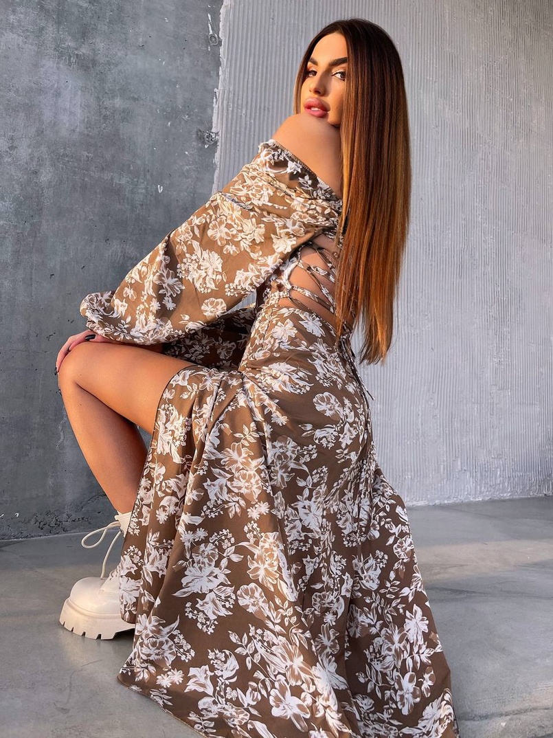 Улюблена сукня-міді зі шнурівкою на спинці та розрізом на ніжці Улюблена сукня-міді зі шнурівкою на спинці та розрізом на ніжці | PUSHKA SHOP