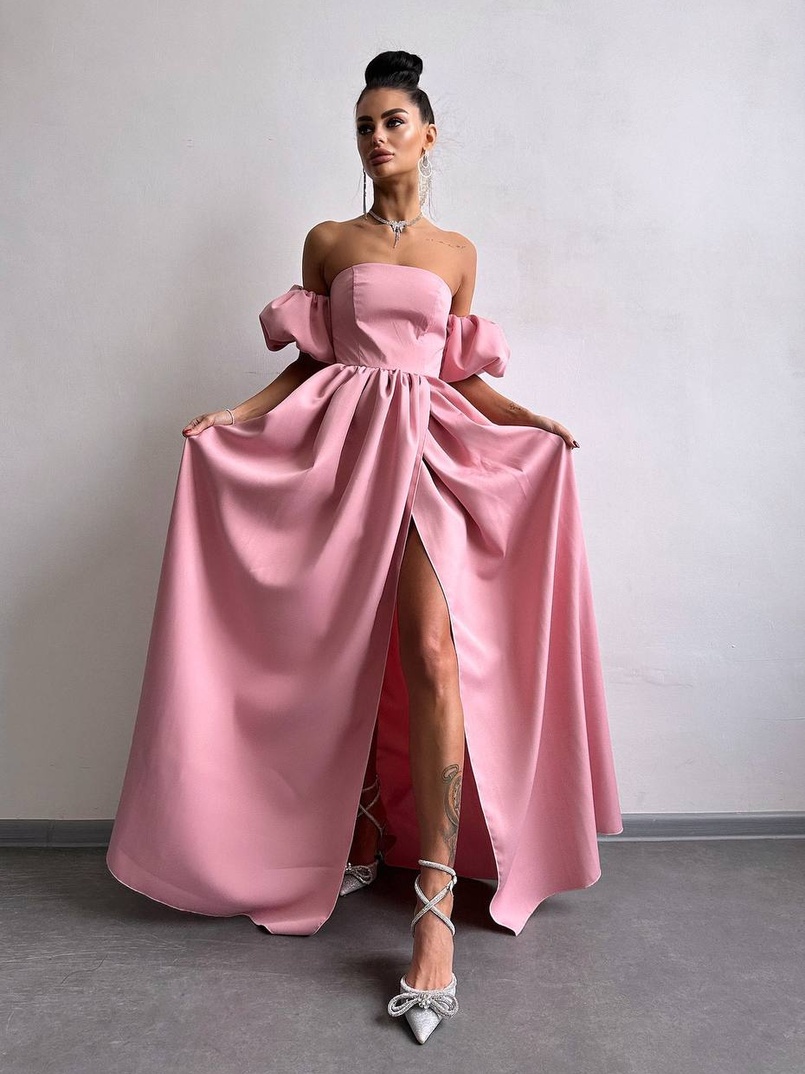 Сукня максі  з розрізом на спідниці та об’ємними рукавами  Сукня максі  з розрізом на спідниці та об’ємними рукавами  | PUSHKA SHOP