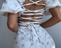 Сукня -міді зі шнурівкою на спинці та розрізом на ніжці з принтом  Сукня -міді зі шнурівкою на спинці та розрізом на ніжці з принтом  | PUSHKA SHOP