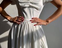 Атласна сукня максі із розрізом на спідниці Атласна сукня максі із розрізом на спідниці | PUSHKA SHOP