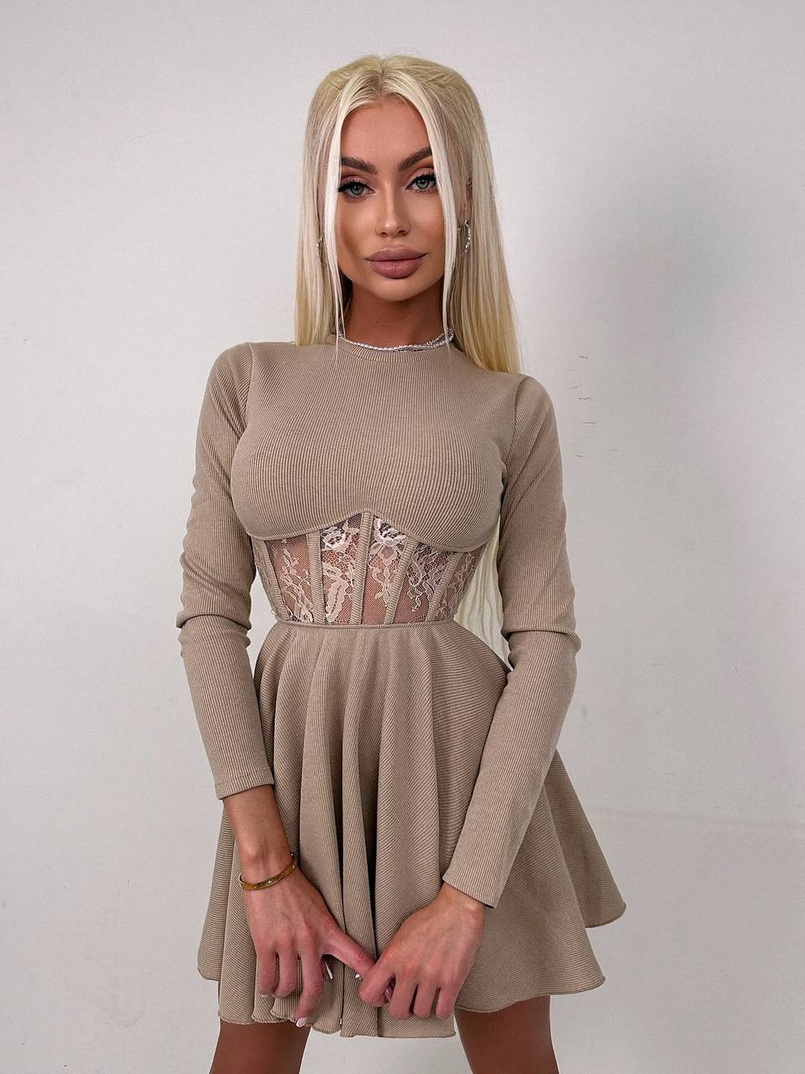 Трикотажна корсетна сукня з мереживом та пишною спідницею  Трикотажна корсетна сукня з мереживом та пишною спідницею  | PUSHKA SHOP