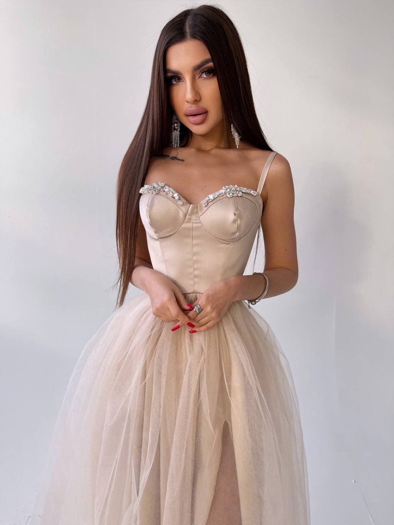 Платье-бюстье с чашечками и пышной юбкой , декорированное стразами  Платье-бюстье с чашечками и пышной юбкой , декорированное стразами  | PUSHKA SHOP