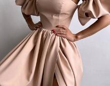 Сукня максі  з розрізом на спідниці та об’ємними рукавами  Сукня максі  з розрізом на спідниці та об’ємними рукавами  | PUSHKA SHOP