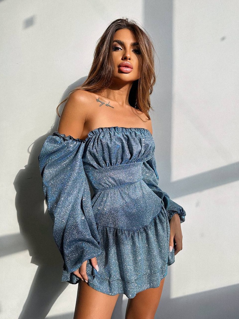 Блискуча сукня з воланами та шнурівкою на спинці Блискуча сукня з воланами та шнурівкою на спинці | PUSHKA SHOP