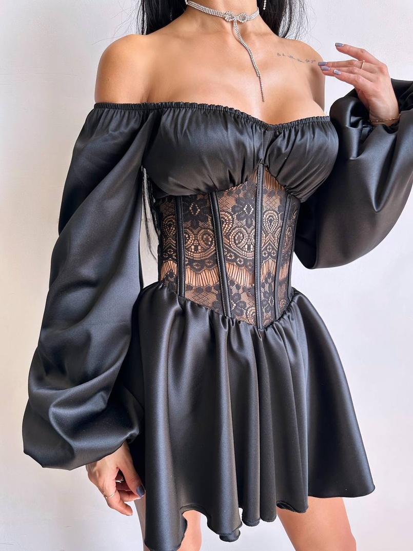 Атласна сукня з обʼємними рукавами та мереживом Атласна сукня з обʼємними рукавами та мереживом | PUSHKA SHOP