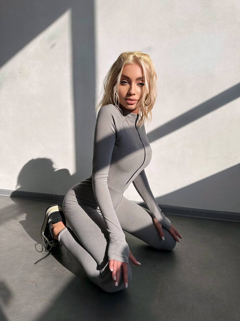 Трикотажний комбінезон з відкритою спиною  Трикотажний комбінезон з відкритою спиною  | PUSHKA SHOP