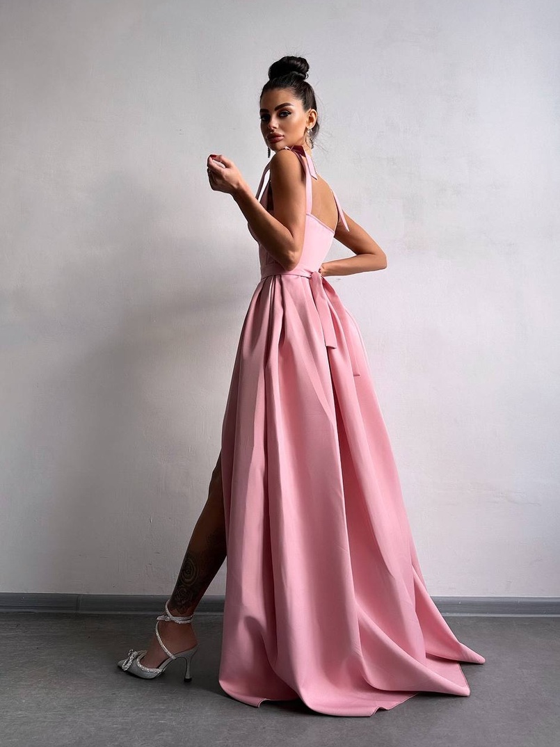 Сукня максі із чашечками та корсетним верхом Сукня максі із чашечками та корсетним верхом | PUSHKA SHOP