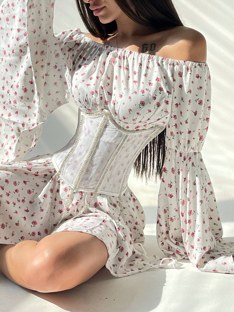 Сукня асиметричного крою з розкльошеними рукавами + корсет декорований стразами Ручна робота Сукня асиметричного крою з розкльошеними рукавами + корсет декорований стразами Ручна робота | PUSHKA SHOP