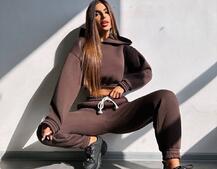 Базовий костюм на флісі з об'ємними капюшоном Базовий костюм на флісі з об'ємними капюшоном | PUSHKA SHOP