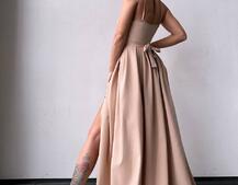 Сукня максі на тонких бретелях з розрізом на спідниці  | PUSHKA SHOP