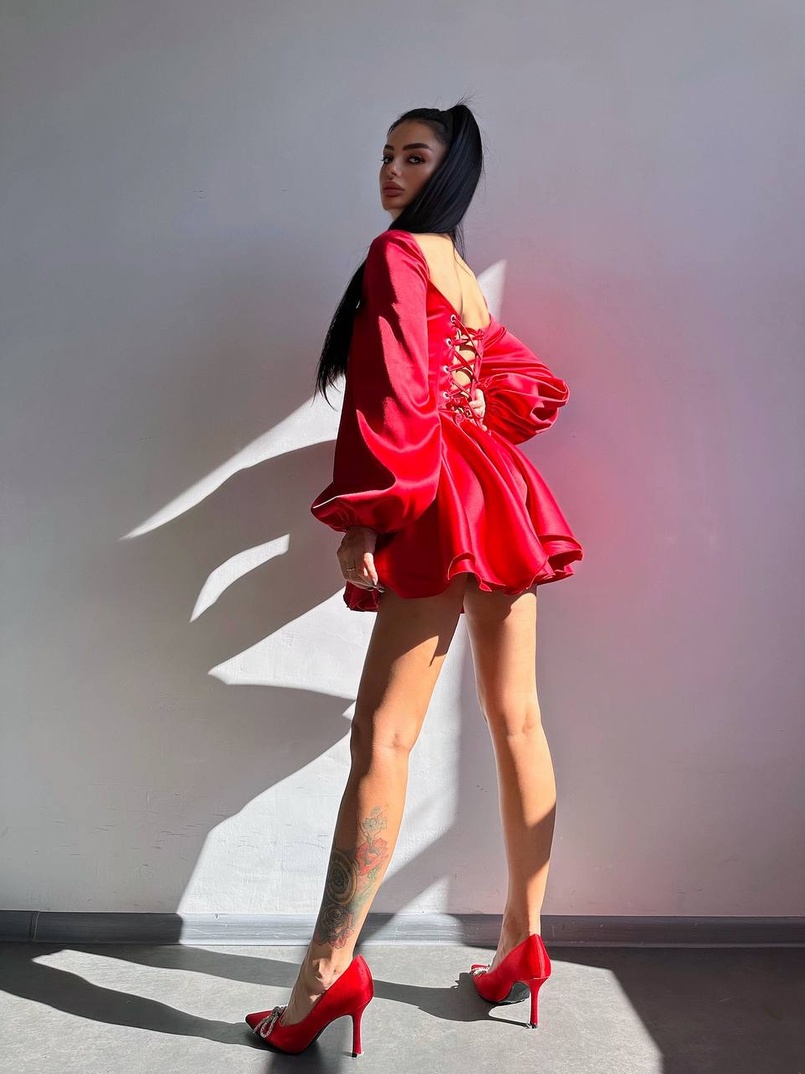 Атласна корсетна сукня з пишною подвійною спідницею та об‘ємними рукавами Атласна корсетна сукня з пишною подвійною спідницею та об‘ємними рукавами | PUSHKA SHOP