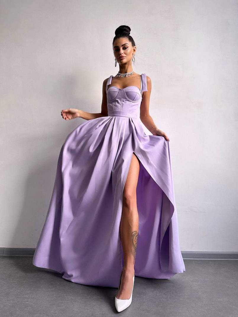 Сукня максі із чашечками та корсетним верхом Сукня максі із чашечками та корсетним верхом | PUSHKA SHOP