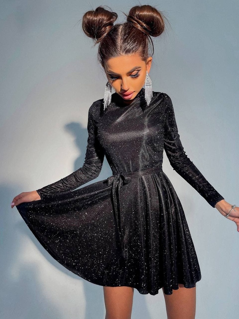 Блестящее платье с расклешенной юбкой и высоким воротом   Блестящее платье с расклешенной юбкой и высоким воротом   | PUSHKA SHOP