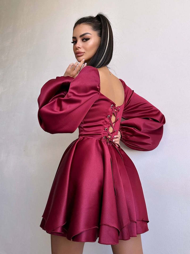 Атласна корсетна сукня з пишною подвійною спідницею та об‘ємними рукавами | PUSHKA SHOP