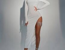 Сукня з розрізом, декорована бахромою зі страз Сукня з розрізом, декорована бахромою зі страз | PUSHKA SHOP