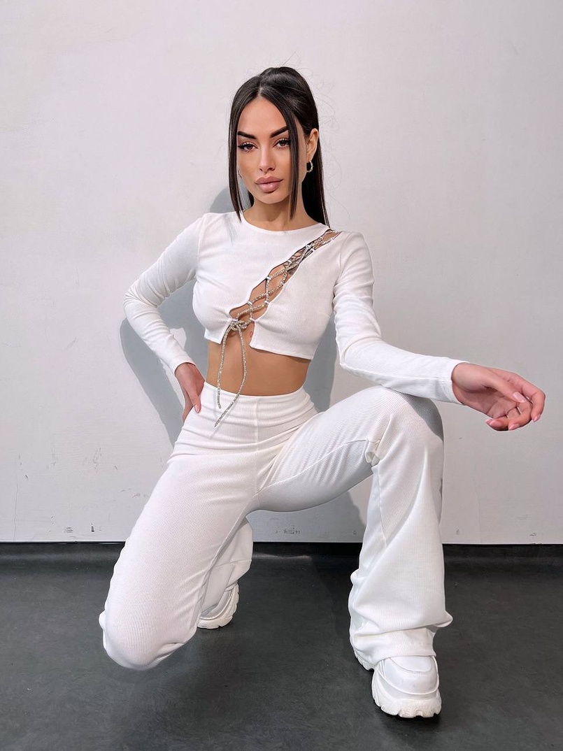 Комплект : штани кльош і топ декорований шнурком зі стразами  Комплект : штани кльош і топ декорований шнурком зі стразами  | PUSHKA SHOP