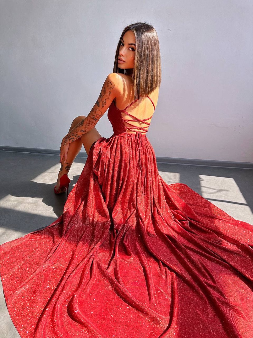 Сяюча сукня максі  зі шнурівкою на спинці Сяюча сукня максі  зі шнурівкою на спинці | PUSHKA SHOP