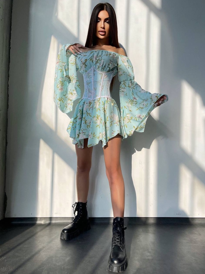 Сукня асиметричного крою з розкльошеними рукавами + корсет декорований стразами Ручна робота Сукня асиметричного крою з розкльошеними рукавами + корсет декорований стразами Ручна робота | PUSHKA SHOP