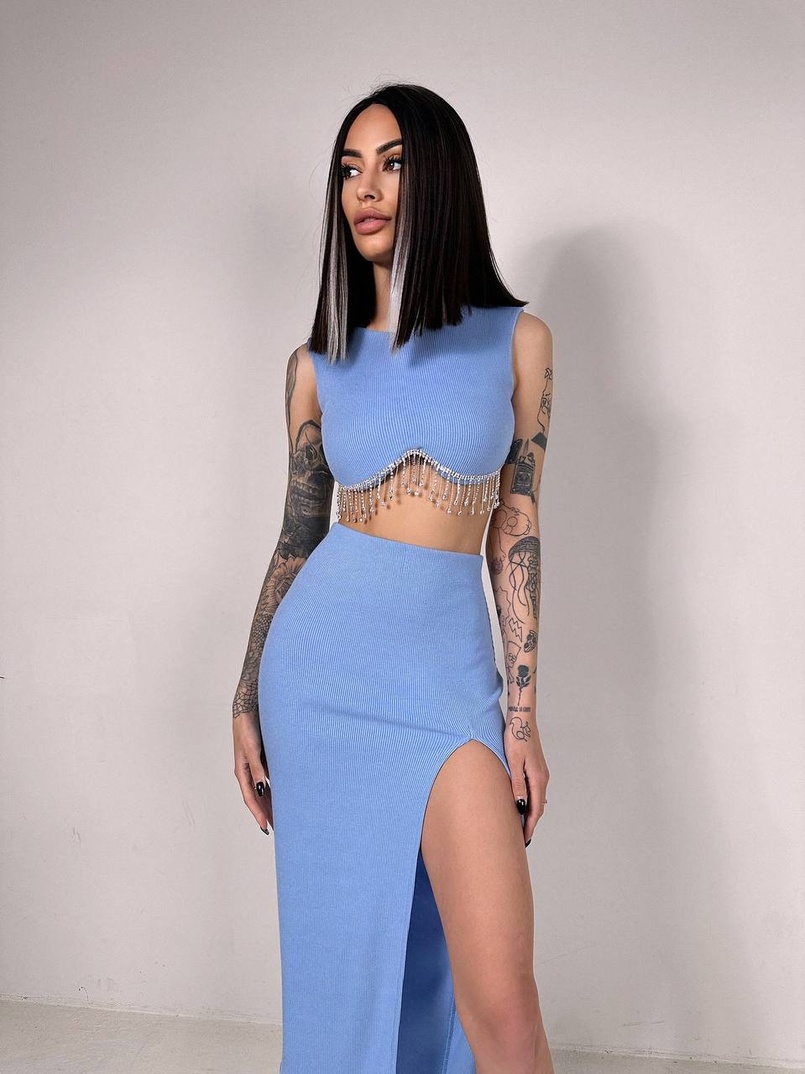 Комплект: топ з бахромою зі страз та спідниця з розрізом  Комплект: топ з бахромою зі страз та спідниця з розрізом  | PUSHKA SHOP