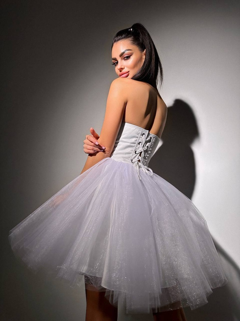 Комплект: корсет, декорований стразами  +  пишна фатинова спідниця Комплект: корсет, декорований стразами  +  пишна фатинова спідниця | PUSHKA SHOP