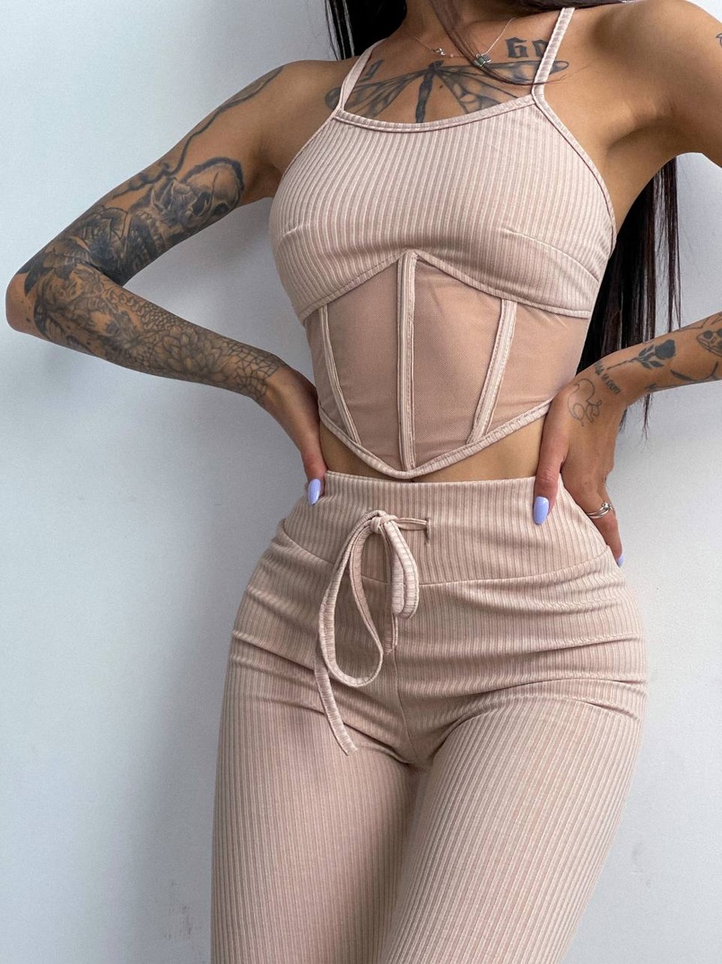 Трикотажный комплект: корсетный топ на косточках + леггинсы Трикотажный комплект: корсетный топ на косточках + леггинсы | PUSHKA SHOP