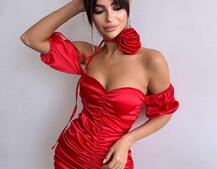 Сукня - міні з драпіруванням та трояндою-чокером Сукня - міні з драпіруванням та трояндою-чокером | PUSHKA SHOP