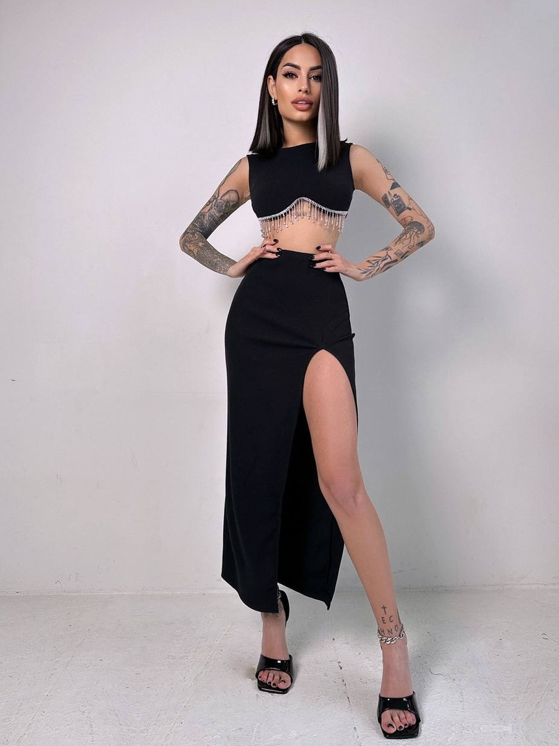 Комплект: топ з бахромою зі страз та спідниця з розрізом  | PUSHKA SHOP