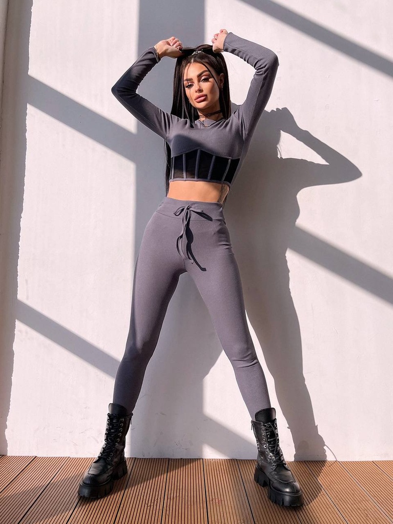 Трикотажний комплект: корсетний топ + легінси Трикотажний комплект: корсетний топ + легінси | PUSHKA SHOP