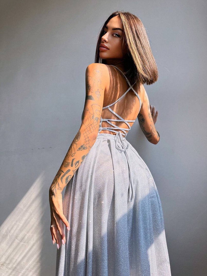 Сяюча сукня максі  зі шнурівкою на спинці Сяюча сукня максі  зі шнурівкою на спинці | PUSHKA SHOP