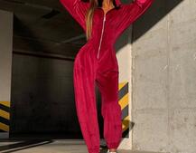 Велюровий комбінезон з елементами корсету Велюровий комбінезон з елементами корсету | PUSHKA SHOP