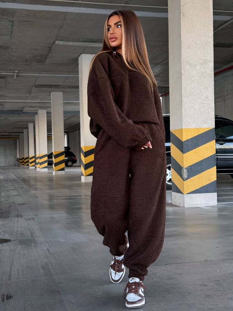 Теплий та мʼякий комплект: Обʼємний худі з капюшоном та штани з манжетами  Дуже приємний до тіла Теплий та мʼякий комплект: Обʼємний худі з капюшоном та штани з манжетами  Дуже приємний до тіла | PUSHKA SHOP