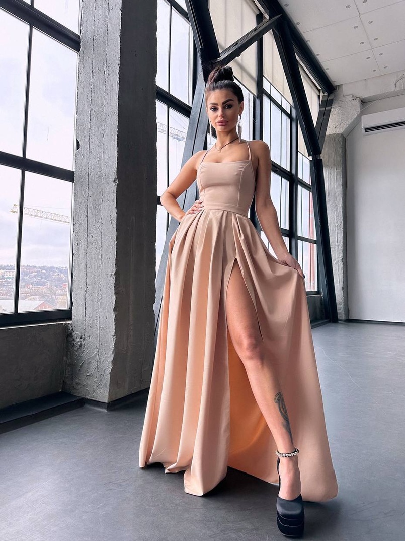 Сукня максі  зі шнурівкою на спинці Сукня максі  зі шнурівкою на спинці | PUSHKA SHOP