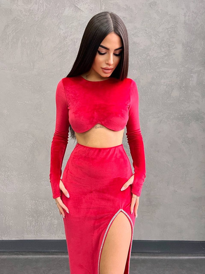 Оксамитовий комплект: топ із чашками push up+ спідниця, декорована стразами Прикраса пришита, ручна робота. Оксамитовий комплект: топ із чашками push up+ спідниця, декорована стразами Прикраса пришита, ручна робота. | PUSHKA SHOP